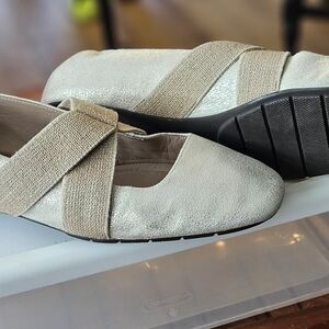 Donald J. Pliner Cream and Black Flats with Crossover Straps